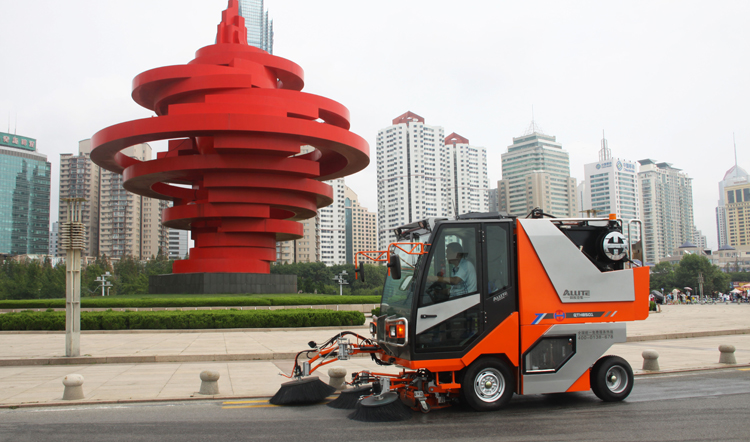 QTH8501 Road Sweeper