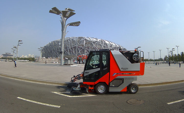 QTH8501 Road Sweeper